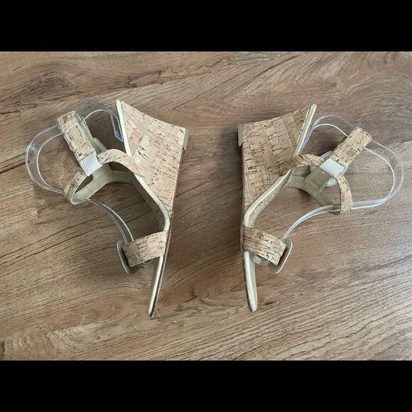 Stuart Weitzman cork wedges - Picture 4 of 13